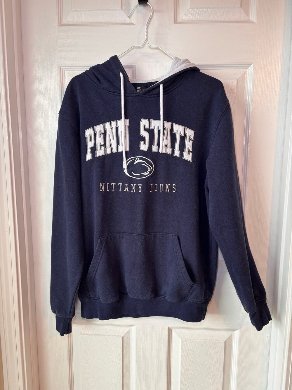 Colosseum men’s Penn State Nittany Lions hoodie in navy blue, size Small.